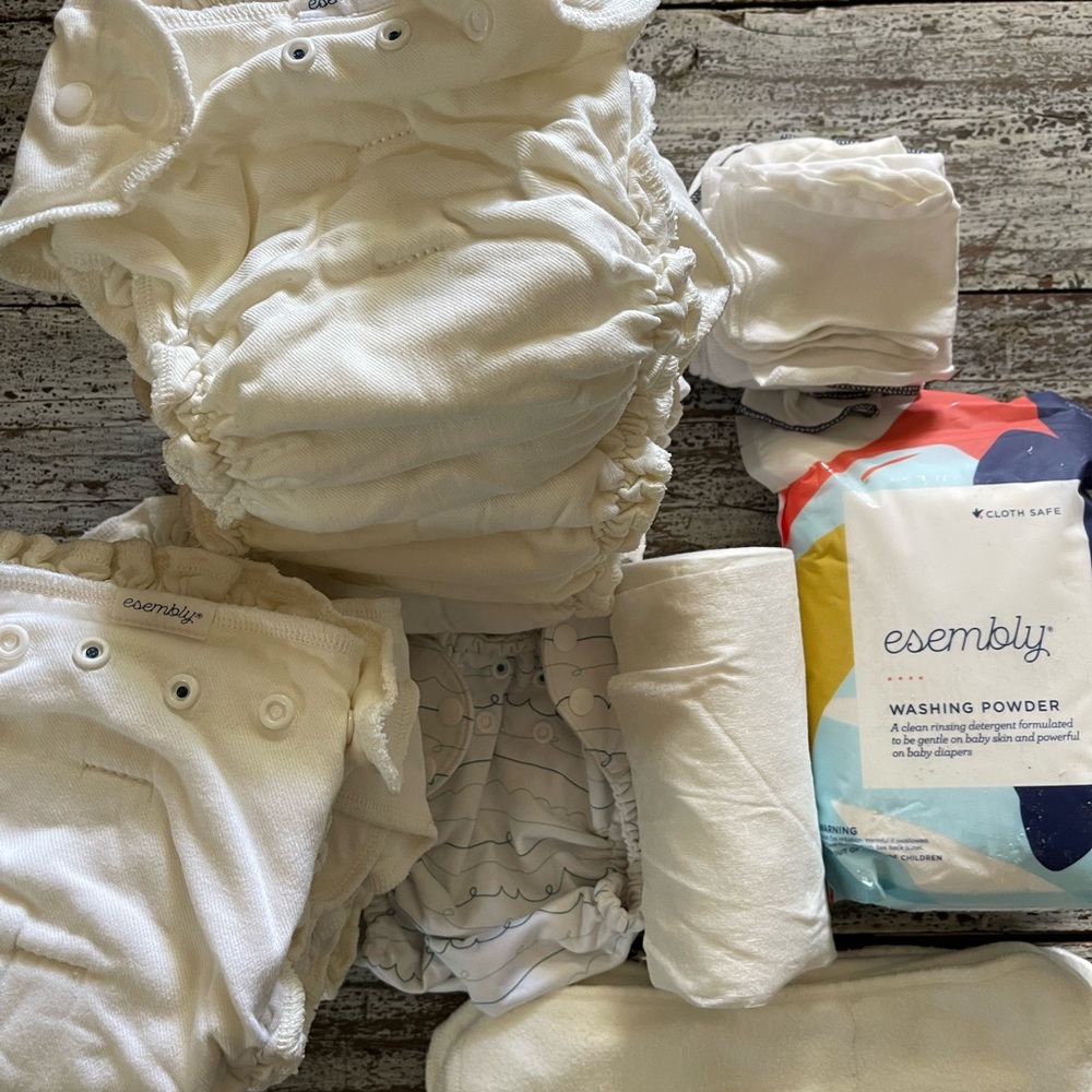 14 Esembly White Diapers with accessories. Size 2